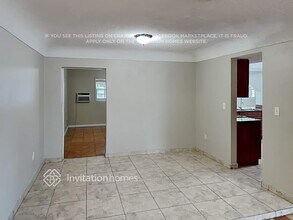 8659 Sheraton Dr in Miramar, FL - Foto de edificio - Building Photo