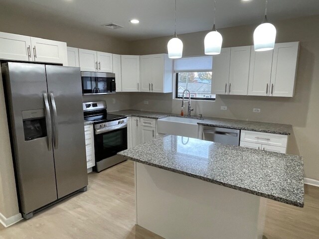 89 East St, Unit #A in Plainville, CT - Foto de edificio - Building Photo