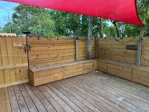 2452 Taylor St in Hollywood, FL - Building Photo - Building Photo