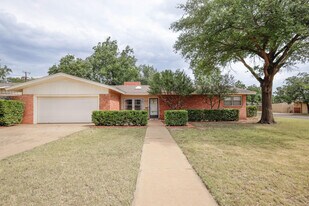 3202 45th St in Lubbock, TX - Building Photo