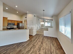7856 S Splinter Way in Tucson, AZ - Building Photo - Building Photo
