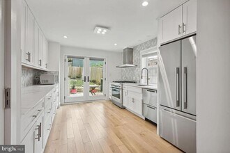 3134 Dumbarton St NW in Washington, DC - Foto de edificio - Building Photo