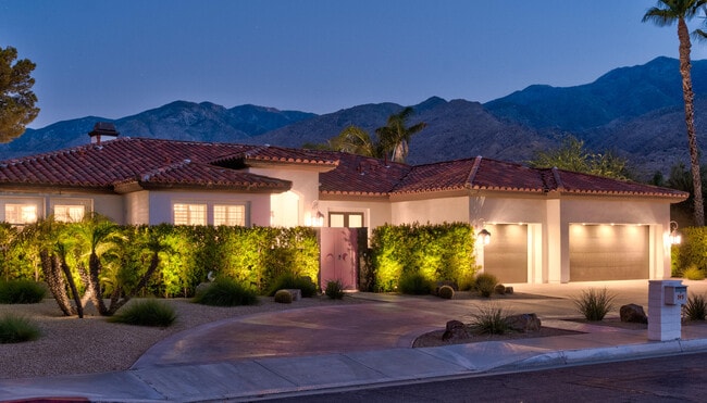 595 Bogert Trail in Palm Springs, CA - Building Photo - Building Photo