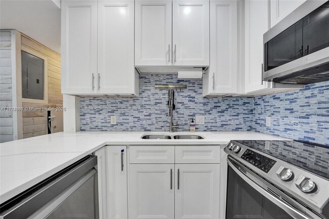 4525 NE 21st Ave in Fort Lauderdale, FL - Building Photo - Building Photo