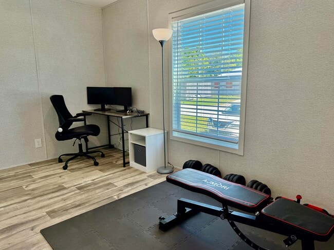 8002 SE Skylark Ave in Hobe Sound, FL - Building Photo - Building Photo