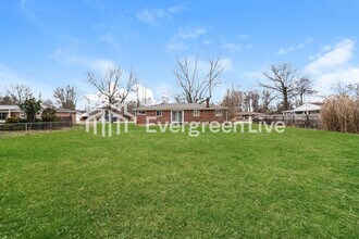 5732 Cromley Dr in Milford, OH - Building Photo - Building Photo