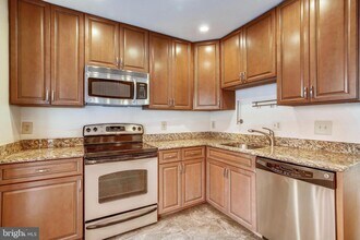 510 Colecroft Ct in Alexandria, VA - Building Photo - Building Photo