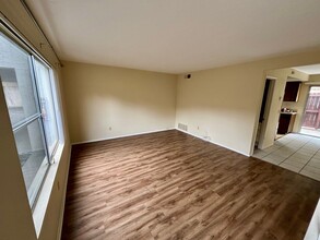 2173-2179 Via Robles in Oceanside, CA - Building Photo - Building Photo