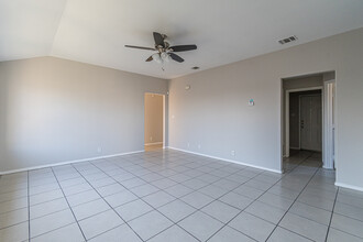 8818 Pensive Dr in Converse, TX - Building Photo - Building Photo