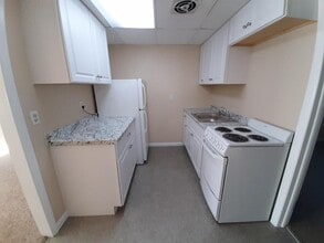 157 Main St in Deep River, CT - Building Photo - Building Photo