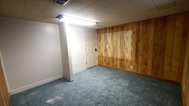 557 Laker Wy in Riverdale, UT - Foto de edificio - Building Photo