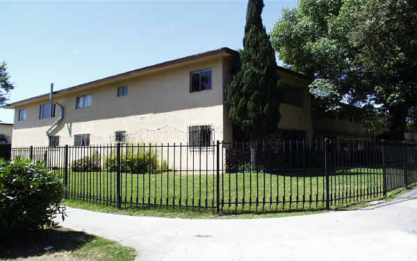 1140 S Poplar St in Santa Ana, CA - Building Photo