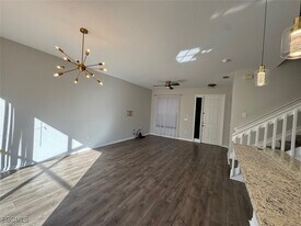 7322 Bristol Cir in Naples, FL - Building Photo