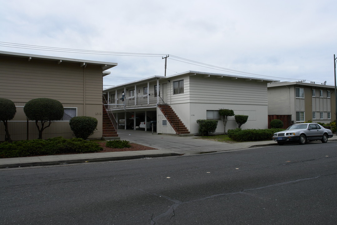 1658 S Grant St in San Mateo, CA - Foto de edificio