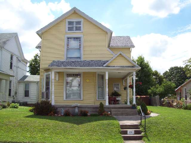 24 Hay Ave in Brookville, OH - Foto de edificio