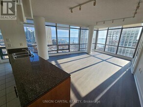 5 Mariner Terrace in Toronto, ON - Building Photo - Building Photo