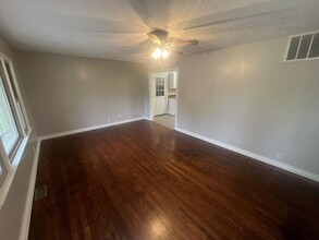 5800 S Wilson Rd in Elizabethtown, KY - Building Photo - Building Photo