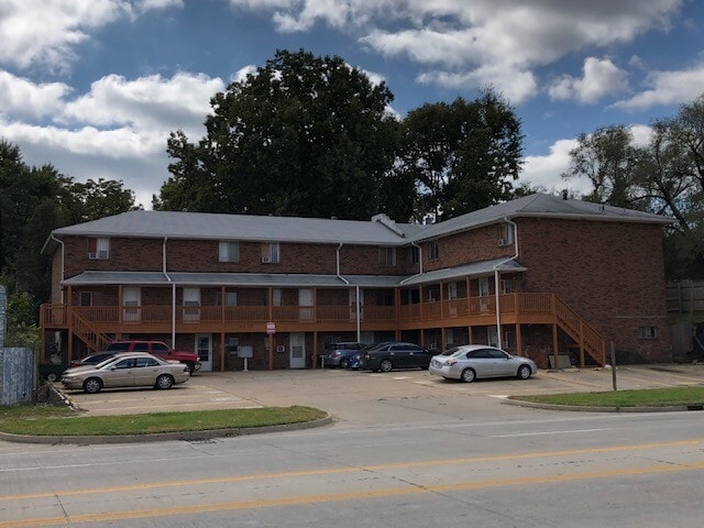 9613 E Truman Rd, Unit #14