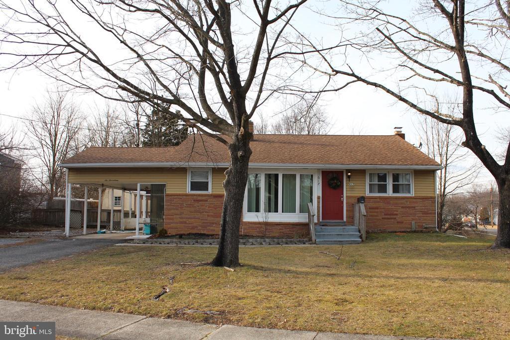 617 Whitman St in Glassboro, NJ - Building Photo