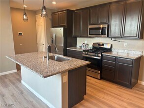 52 Alla Breve Ave in Henderson, NV - Building Photo - Building Photo