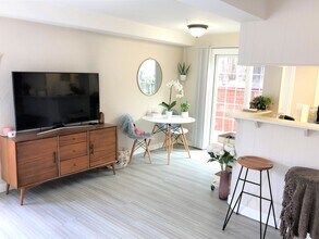 254 Cypress Dr in Laguna Beach, CA - Building Photo - Building Photo