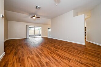 4012 Quail Briar Dr in Valrico, FL - Foto de edificio - Building Photo