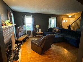 11 Woodside Dr in Belleville, IL - Building Photo - Building Photo