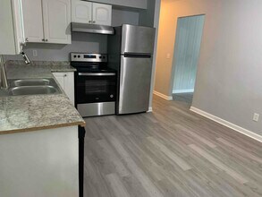 185 E Home St-Unit -B in Westerville, OH - Building Photo - Building Photo
