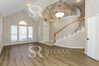 1402 Oxford Dr in Mansfield, TX - Foto de edificio - Building Photo