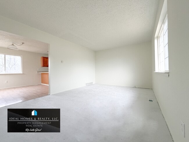 2104 Flamingo Dr in Mount Morris, MI - Building Photo - Building Photo