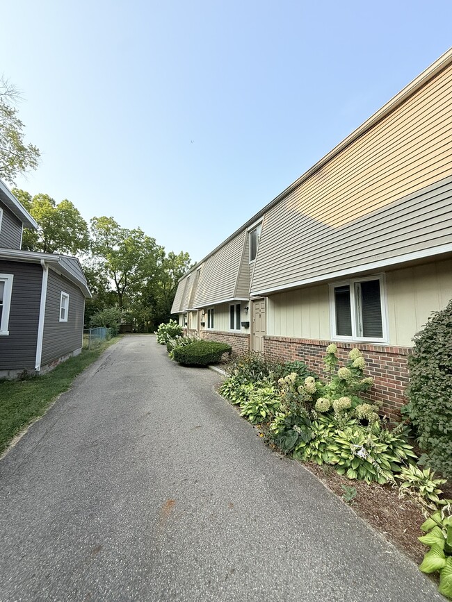 103 W Park St in Westerville, OH - Building Photo - Building Photo