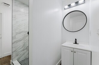 1210 Washtenaw Ave in Ypsilanti, MI - Building Photo - Building Photo