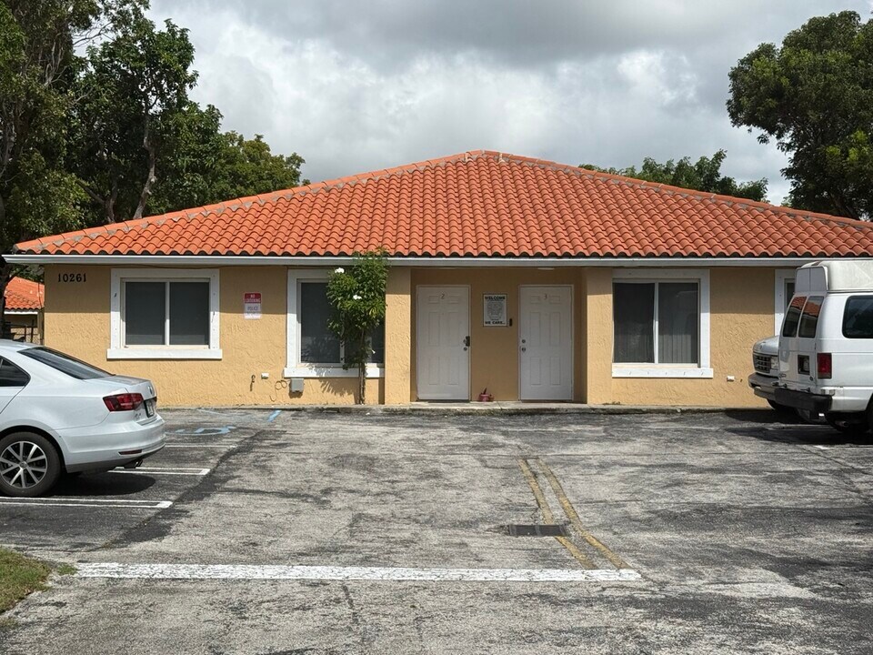10271 SW 182nd St, Unit 2 in Miami, FL - Building Photo