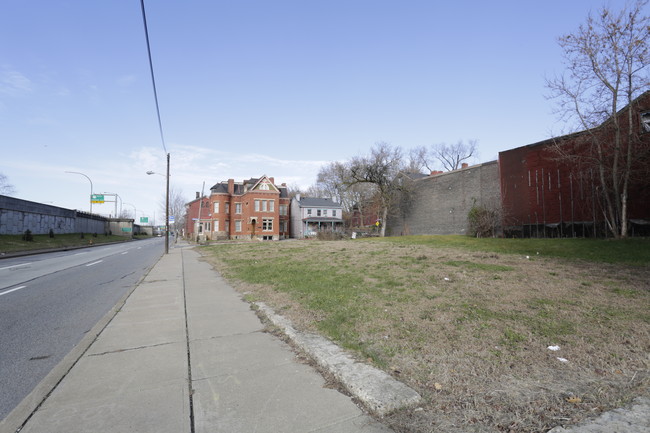 1300 Chateau St in Pittsburgh, PA - Building Photo - Building Photo