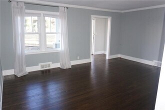 2210 Lenox Rd NE in Atlanta, GA - Building Photo - Building Photo