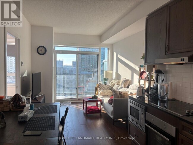718-717 KENASTON Gdns in Toronto, ON - Building Photo - Building Photo