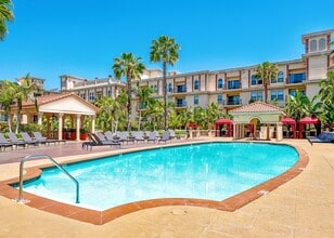 The Lorenzo in Los Angeles, CA - Foto de edificio - Building Photo