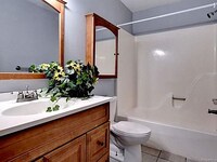 1040 N Green Dr photo'