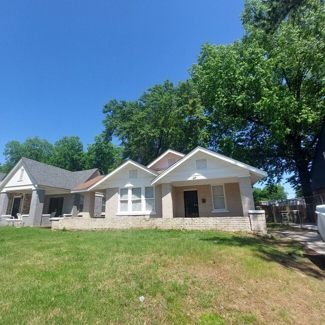 property at 888 N Willett St