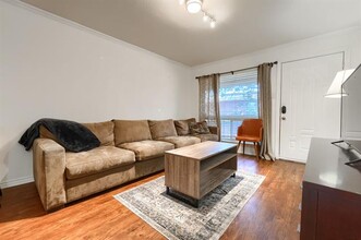 4340 Cedar Springs Rd in Dallas, TX - Building Photo - Building Photo
