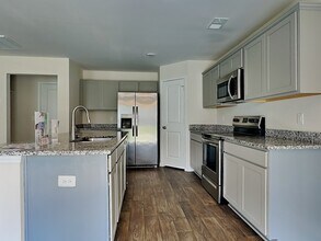 114 Boat Clb Ln in Lexington, SC - Building Photo - Building Photo