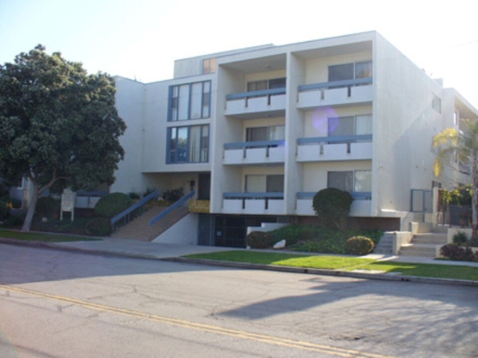 722 S. Broadway in Redondo Beach, CA - Foto de edificio