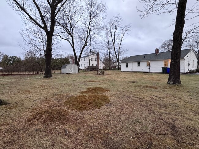 435 Elmwood Dr in Windsor Locks, CT - Building Photo - Building Photo