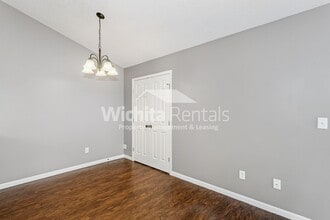 1346 N Curtis Ct in Wichita, KS - Building Photo - Building Photo