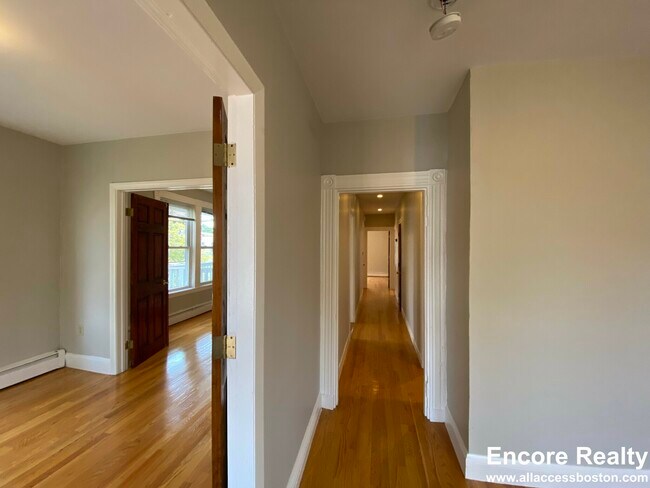 350 Allston St, Unit 3 in Cambridge, MA - Building Photo - Building Photo
