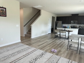 Room in Duplex on Stratified Ct in Mebane, NC - Building Photo - Building Photo