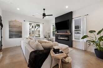5701 Tura Ln in Austin, TX - Building Photo - Building Photo