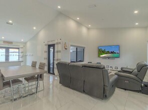 15615 SW 63rd Ter in Miami, FL - Building Photo - Building Photo