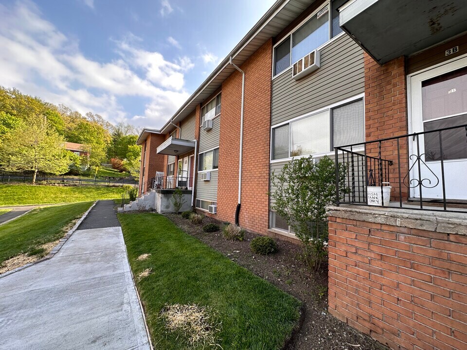 Riverhill Apartments in Nyack, NY - Foto de edificio