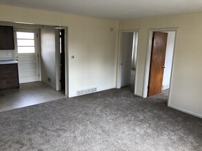 1879 E G Ave, Unit 1879 E G in Kalamazoo, MI - Building Photo - Building Photo